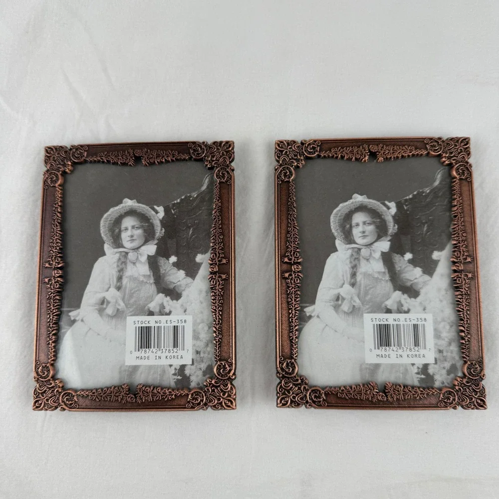 Vintage Set of 2 Ornate Copper Tone Metal Picture Frames 4x6 Scroll Floral